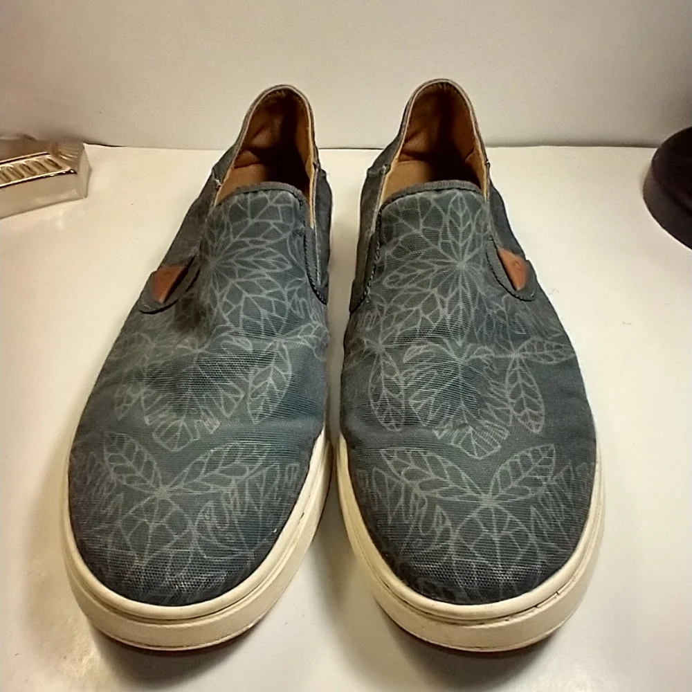Olukai Pehuea Pow! Wow! Leaf Print Slip On Shoes Women's sz 9.